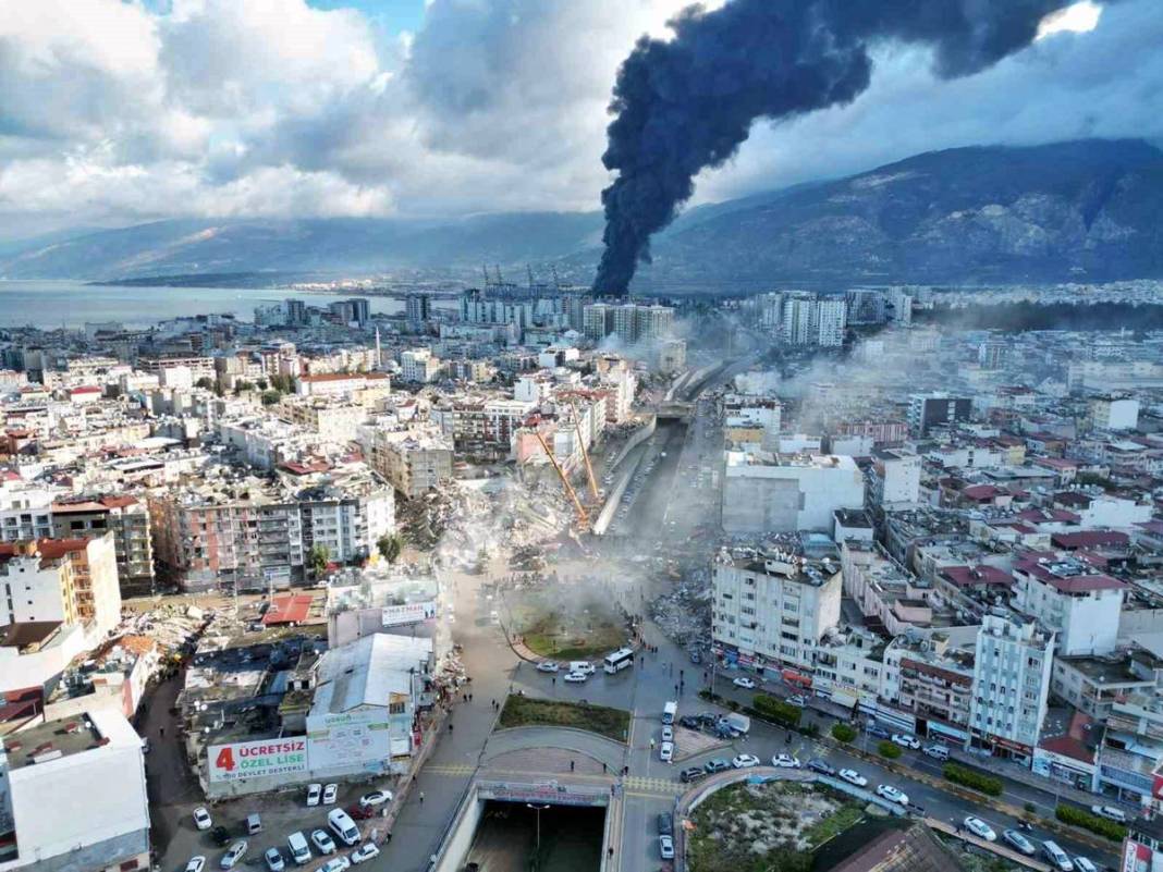 TBMM'deki bütün bayraklar yarıya indirilirken o bayrağa dokunulmadı! Bakın neden... 1